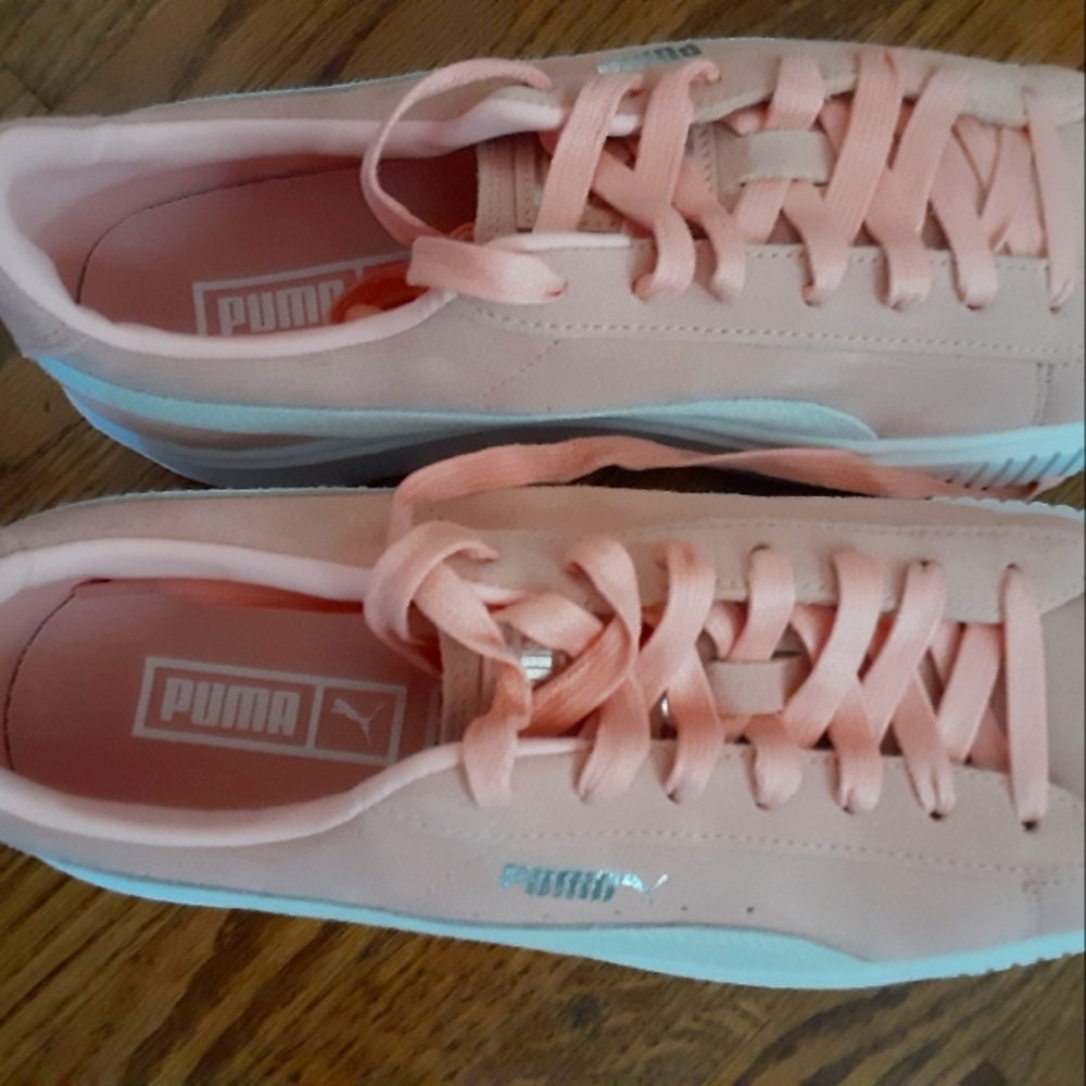 Ladies sneakers